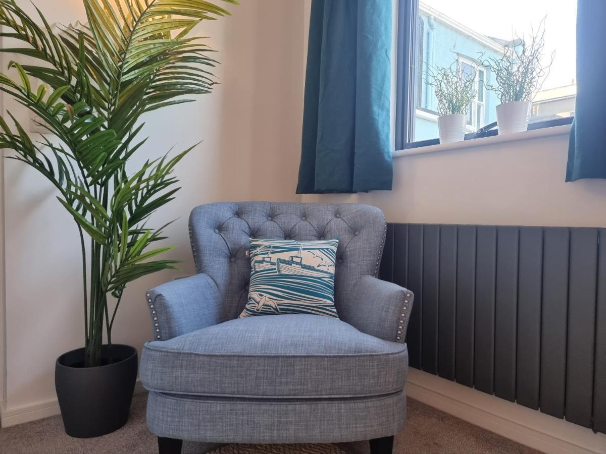 The Bunker-Luxe Central Falmouth Getaway With Stunning Sea Views Exteriör bild