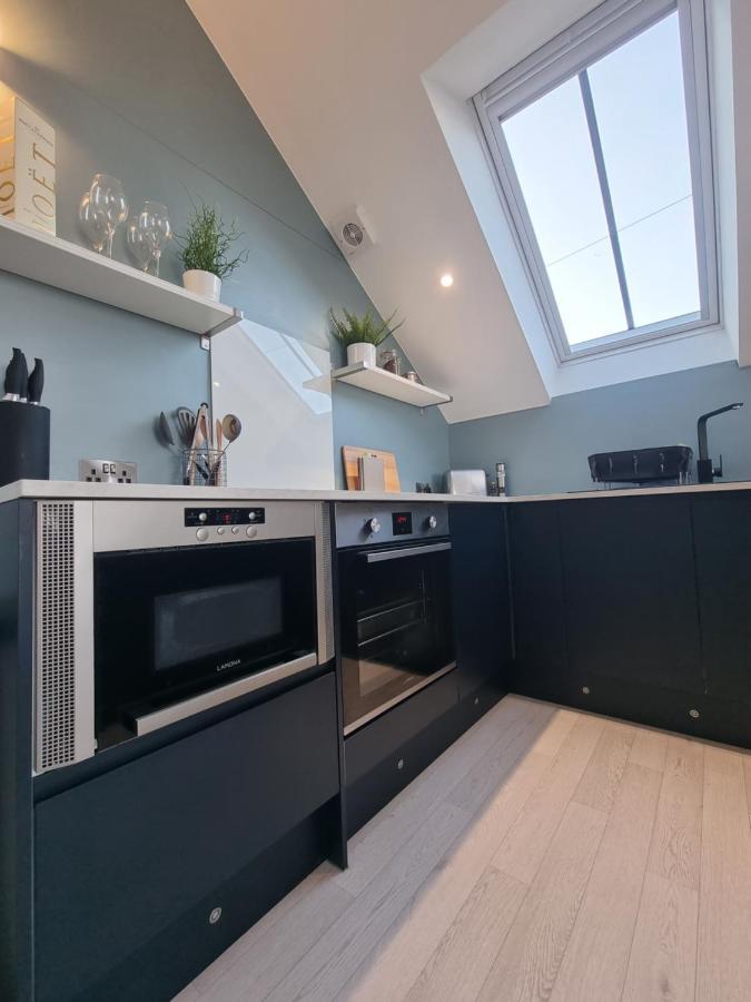 The Bunker-Luxe Central Falmouth Getaway With Stunning Sea Views Exteriör bild