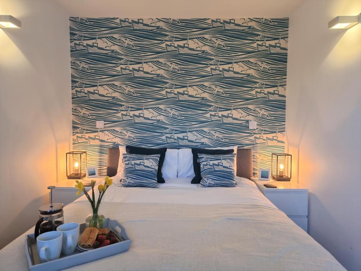The Bunker-Luxe Central Falmouth Getaway With Stunning Sea Views Exteriör bild