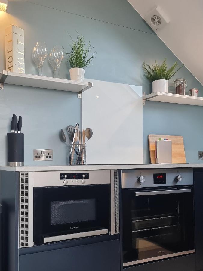 The Bunker-Luxe Central Falmouth Getaway With Stunning Sea Views Exteriör bild