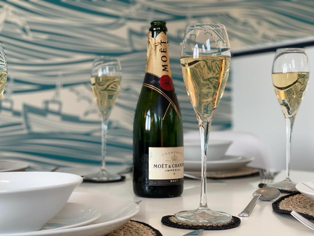 The Bunker-Luxe Central Falmouth Getaway With Stunning Sea Views Exteriör bild