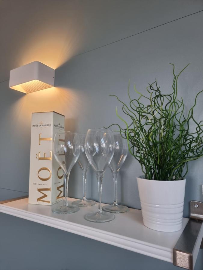 The Bunker-Luxe Central Falmouth Getaway With Stunning Sea Views Exteriör bild