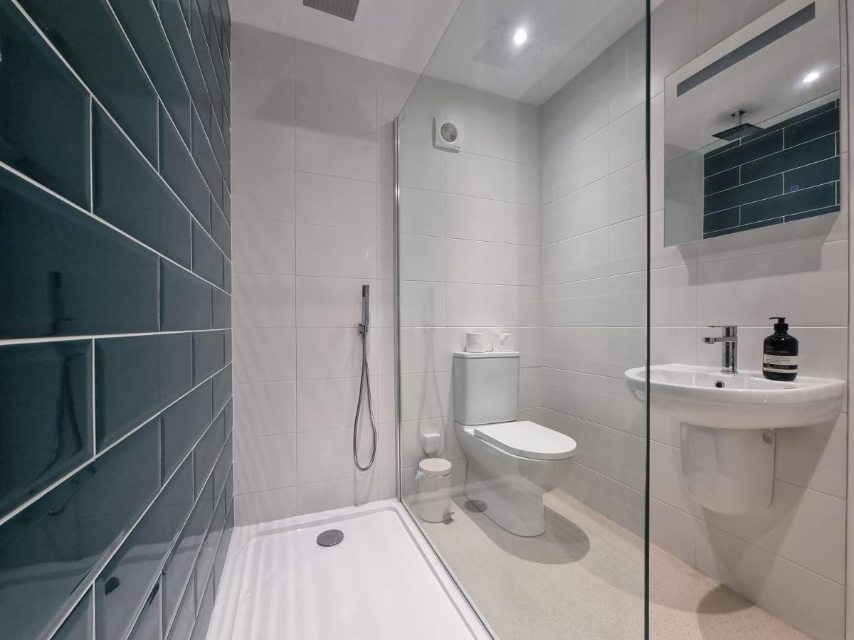 The Bunker-Luxe Central Falmouth Getaway With Stunning Sea Views Exteriör bild