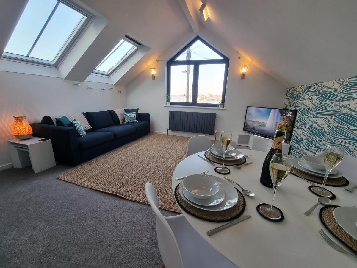 The Bunker-Luxe Central Falmouth Getaway With Stunning Sea Views Exteriör bild