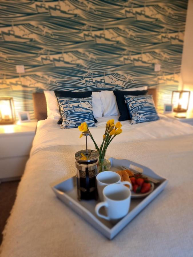 The Bunker-Luxe Central Falmouth Getaway With Stunning Sea Views Exteriör bild